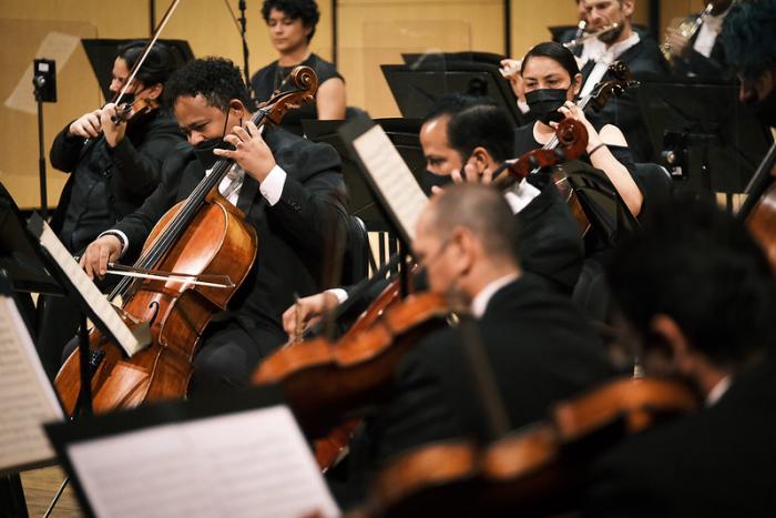 La Orquesta Filarmónica de Jalisco presenta concierto de doble estreno