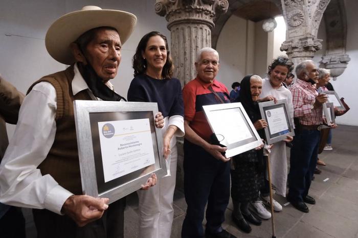 Entregan reconocimiento “Roberto Montenegro” a artesanas y artesanos de Jalisco