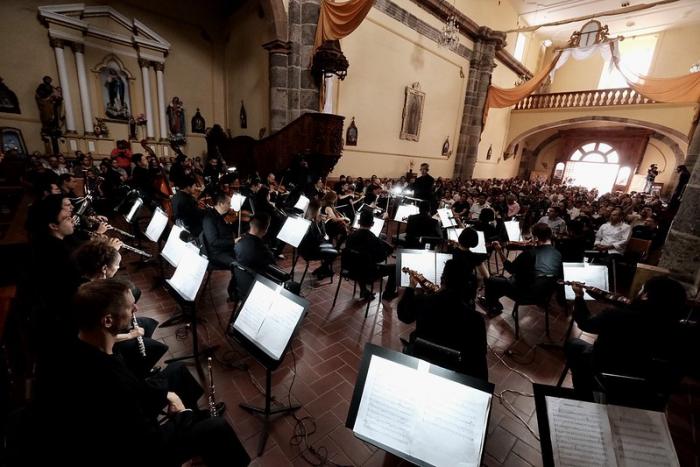 Recibe Amacueca por primera ocasión a la Orquesta Filarmónica de Jalisco
