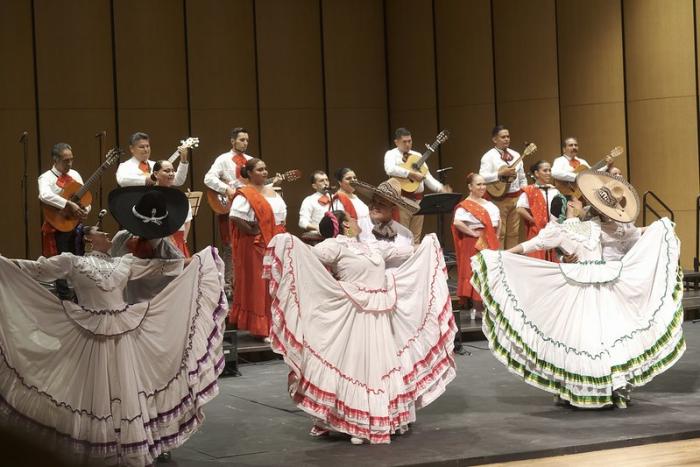 El Coro Redes y Cantos de Chapala celebró su 37 aniversario en el Teatro Degollado