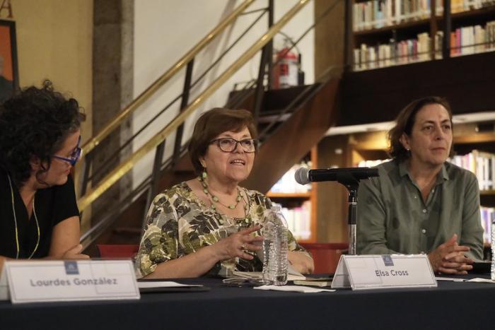 Reconocen a la poeta Elsa Cross en el Segundo Coloquio de Escritoras 