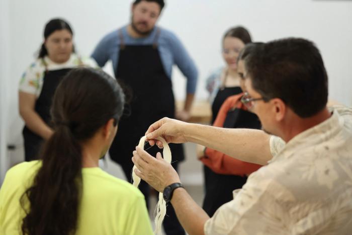 Imparten Taller de Talabartería y Piteado para jóvenes de Colotlán 