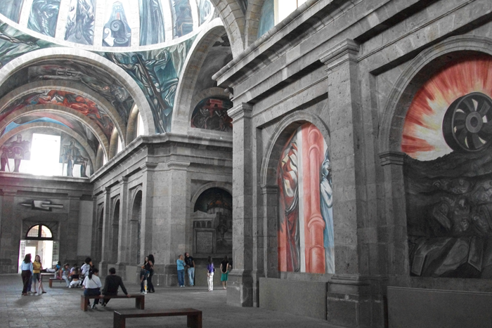 Visitas guiadas a los murales de José Clemente Orozco en el Instituto Cultural Cabañas